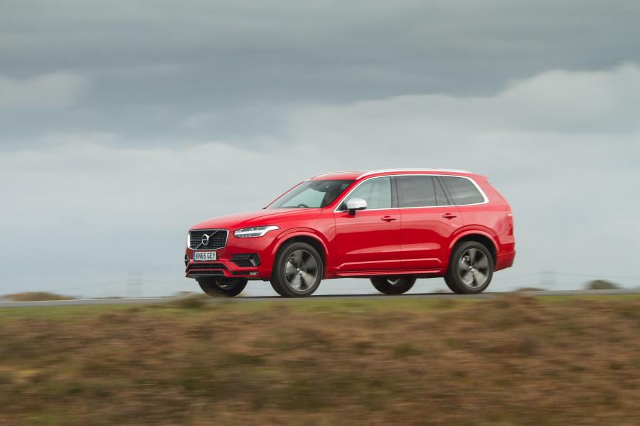  Volvo XC90 D5 R-Design 2015 года  (UK) (фото 19 из 44)